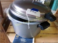 Micromatic pressure cooker