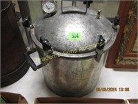 VINTAGE BALL PRESSURE COOKER