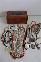 Costume Jewelry with a Cedar Box(R2)