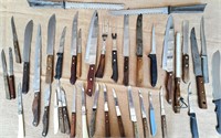 TABLE LOT ASSORTED KNIVES BREAD STEAK CARVING MORE