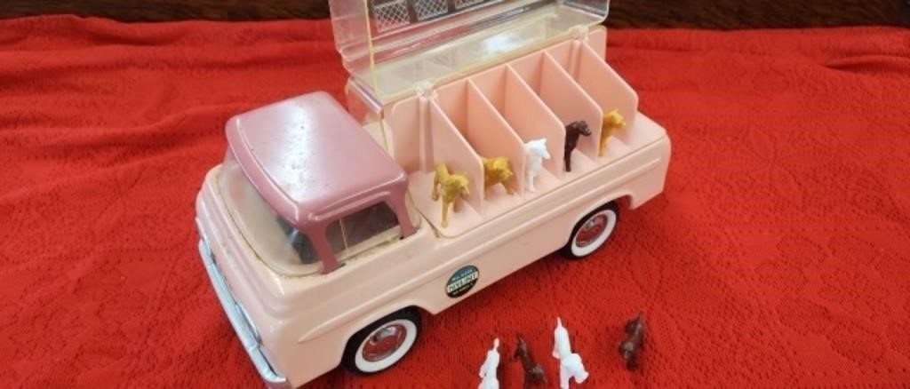 11INCH VINTAGE FORD NYLINT DOG KENNEL TRUCK WITH