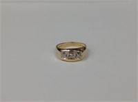 Men's 14k yellow gold Diamond Ring features
