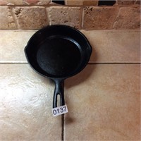 Cast Iron Skillet Sizes in pics
