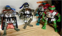 TEENAGE MUTANT NINJA TURTLE FIGURINES