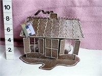 Round Top Collection Ginger Bread House Candle