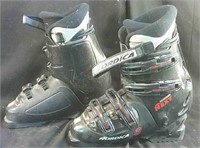 Pair of ski boots, size  260 - 265