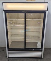 TRUE 2-GLASS DOOR MERCHANDISER GDM-47