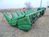 JD 608CC Stock Master 8 row cornhead,