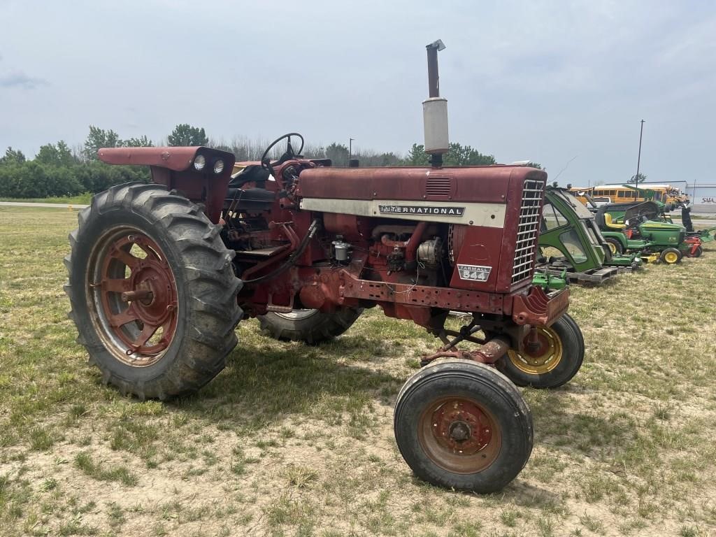 1968 IH 544 Tractor