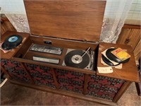 Vintage Floor Stereo & 45 Records