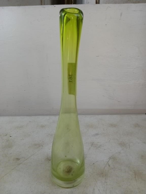 14" glass vase