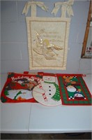 Lot of 4 Christmas Hanging Décor