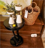 Sm Round Side Table w/Decor & Basket of Pine