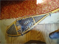snowshoes, made in Quebec