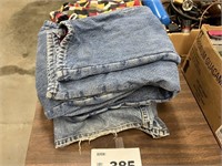 MENS JEANS LOT- SEE PICS FOR SIZES