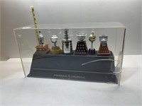 PLASTIC DISPLAY OF TROPHIES OF THE LNH