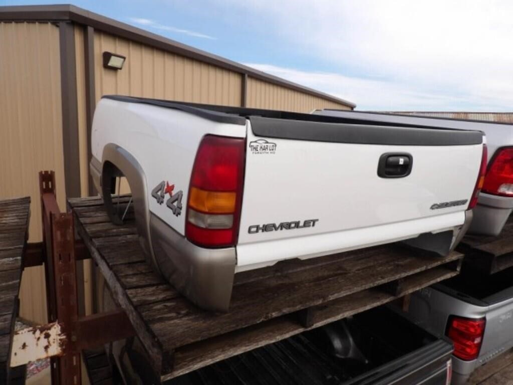 2000 SILVERADO 2500 BOX