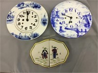 2 Dutch Themed Clocks and Expandable Trivet