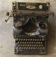 Antique Royal Manual Typewriter