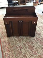 Phenomenal early softwood dry sink. 43 x 20 x 41