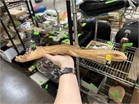 SUPER COOL CARVED LIZARD SCULPTURE INTO WOOD