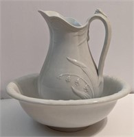 Lily Snape Pitcher and Wash Basin