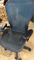 Herman Miller Aeron 19" Seat Office Chair