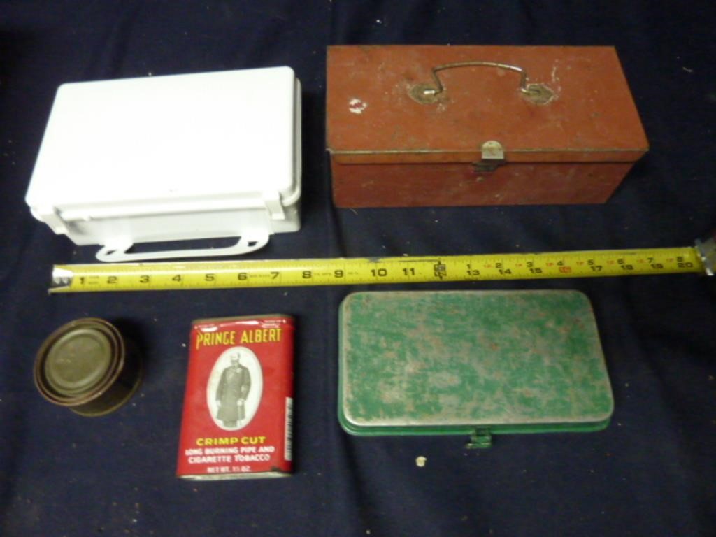 ASSORTED VINTAGE TINS