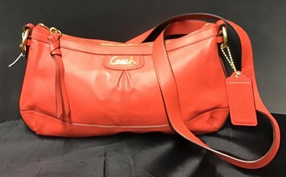 COACH LEATHER PURSE