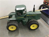 Ertl John Deere 8640 4WD tractor