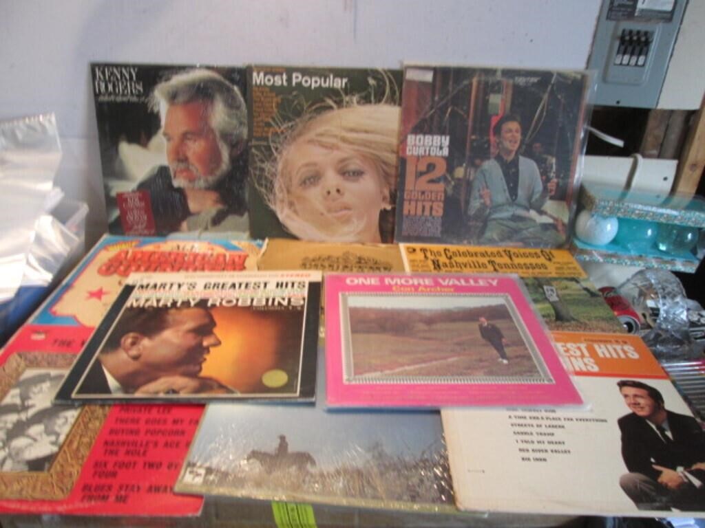 LOT OF 11 ASSORTED VINTAGE RECORDS ALBUMS