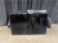 INSIGNIA 55" TV WITH REMOTE