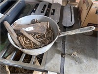 LOT OF CHAINS & SPLITTING WEDGES