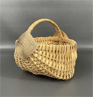 1987 Handmade Buttocks Basket