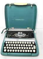 Smith Corona Vintage Typewriter in Case
