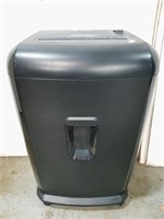 Staples paper shredder