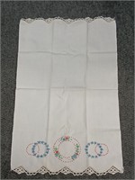 Vintage embroidered tea towel, 24" x 15.5"