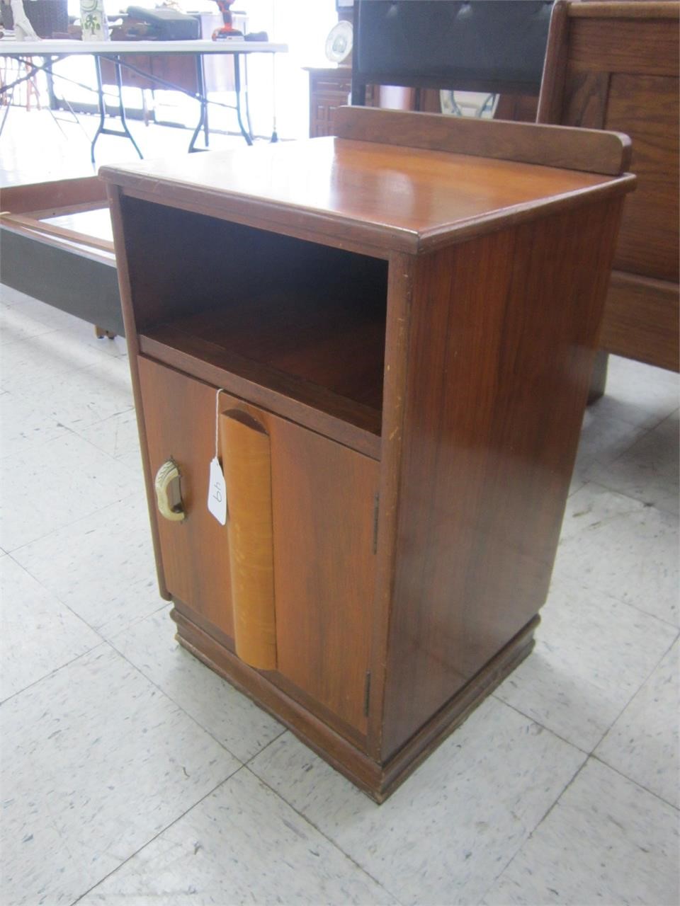 WALNUT NIGHT STAND