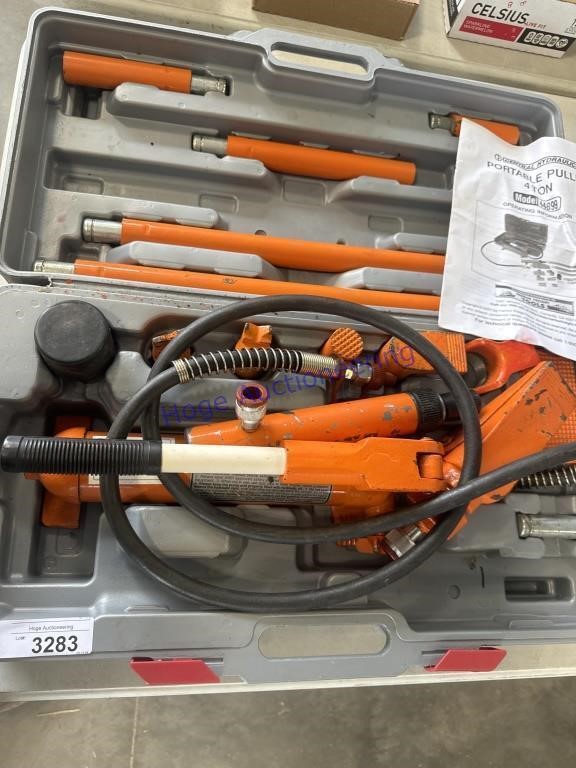 CENTRAL HYDRAULICS MODEL 44899 PORTABLE PULLER