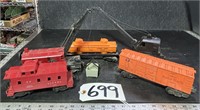 4 Lionel Model Train Cars & Cranes