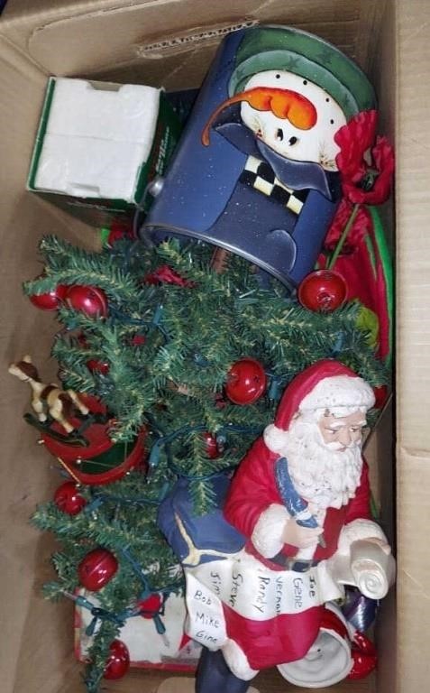 BOX OF CHRISTMAS ITEMS