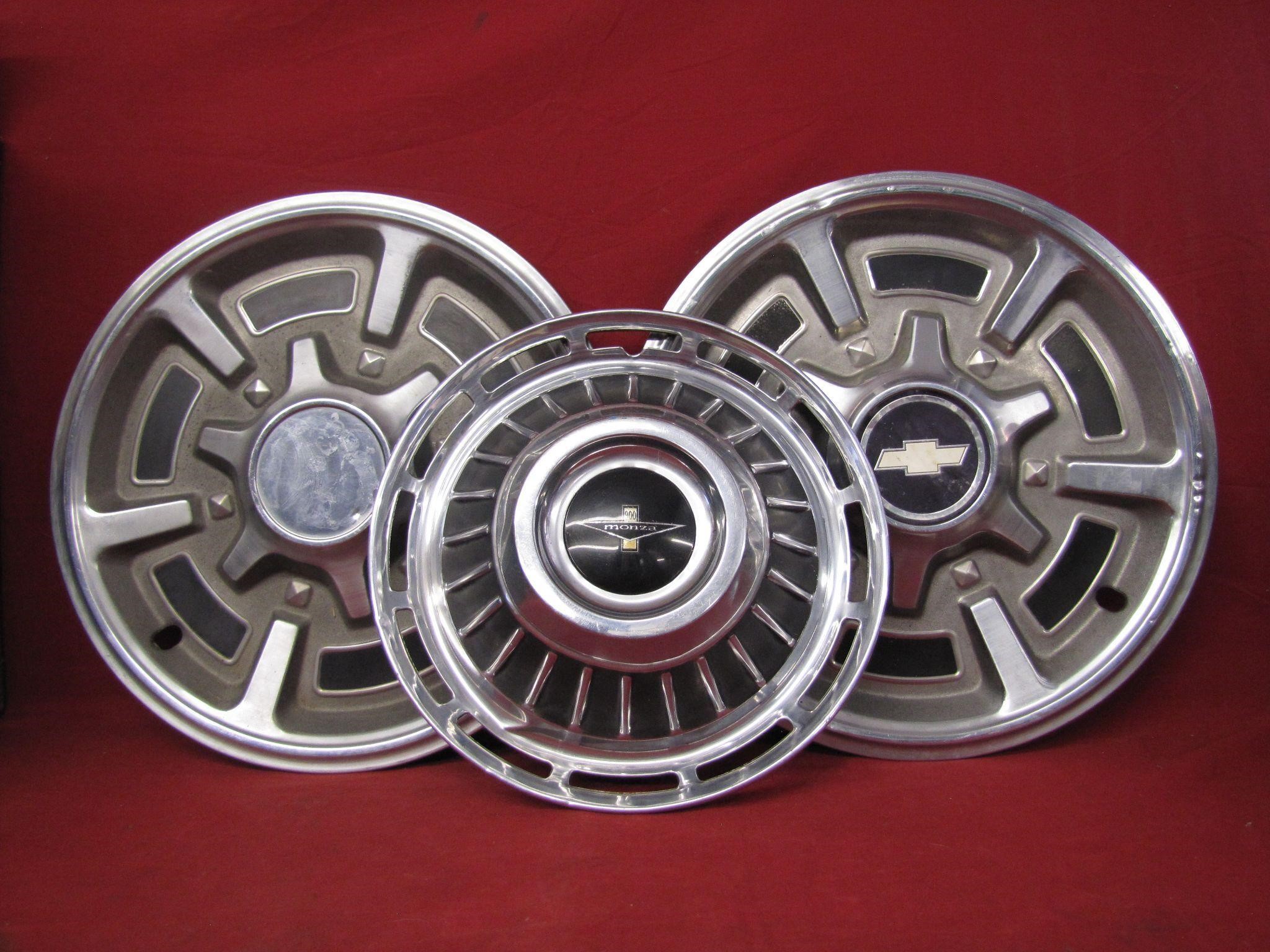 Lot Of Vintage Assorted Hubcaps