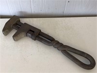 ANTIQUE PIPE WRENCH - COOL PIECE