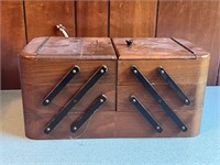Vintage wooden sewing box (missing knob)