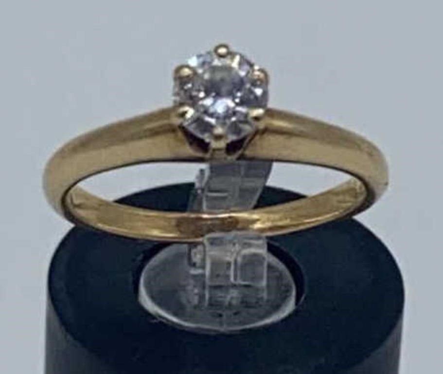 14K Solitare Ladies Diamond Ring, Size 5, 1.54 DWT
