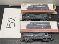(2) N scale southern pacific locomotive; 9725