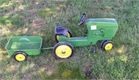 Vintage John Deere Peddle Tractor w/Pull Behind