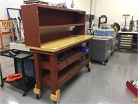 WORK BENCH ON CASTERS