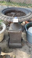 Metal flower pot and stand