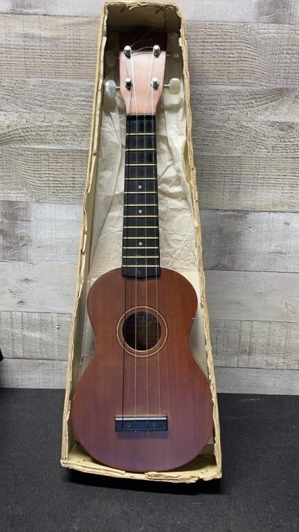 The Classic Pure Hawaiian Classic Low A Ukulele Li